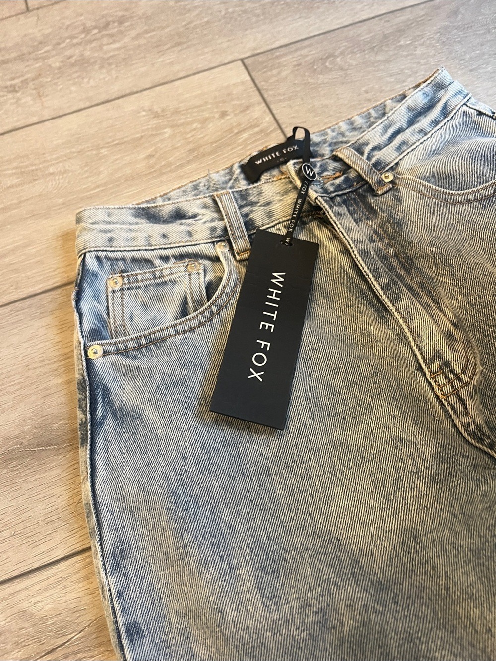 White fox nwt on replay High-Rise Straight leg cut out Jeans small - Picture 7 of 10